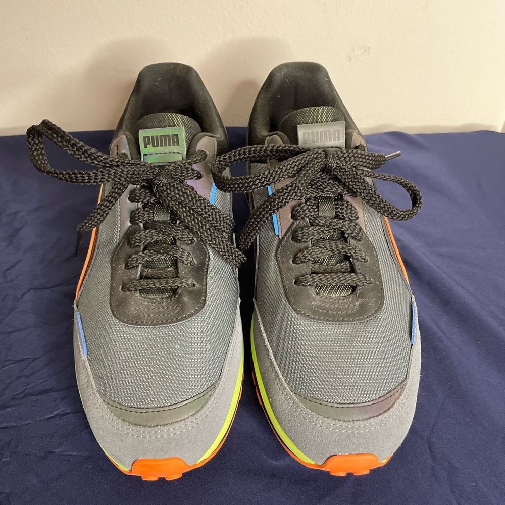 Puma sneakers comfy good as new